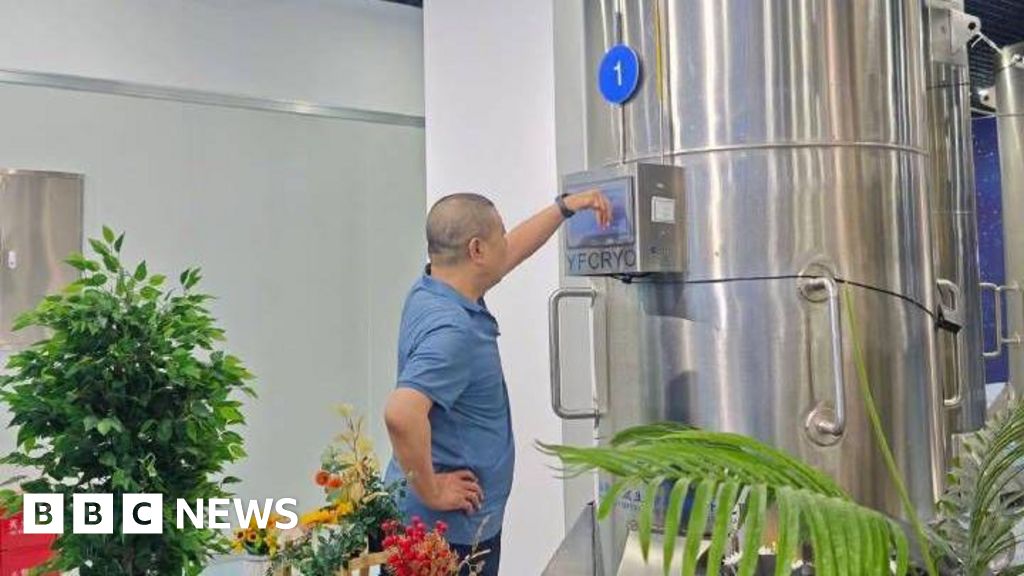 Man who froze deceased wife sparks debate for dating new partner