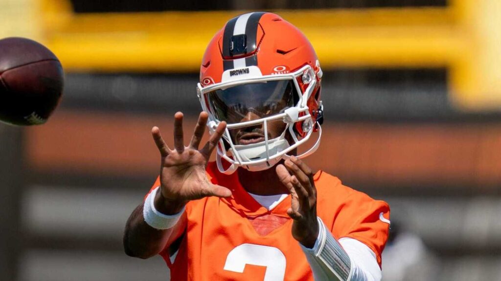 Shedeur Sanders shattered an NFL record owned by Tom Brady