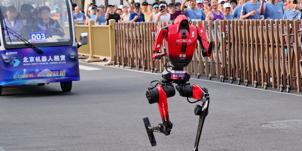 China Humanoid Robot Marathon Winner Runs On Liquid Cooling