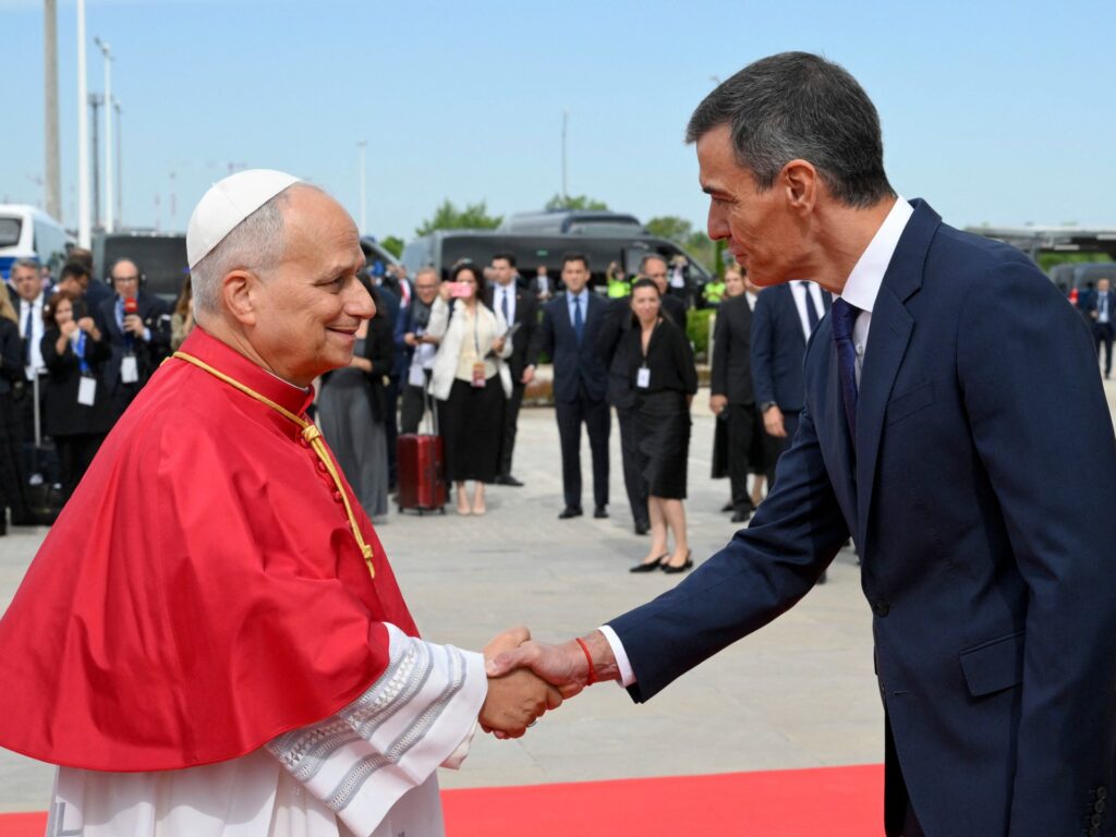 Pope warns people smugglers they face God’s wrath | Religion News