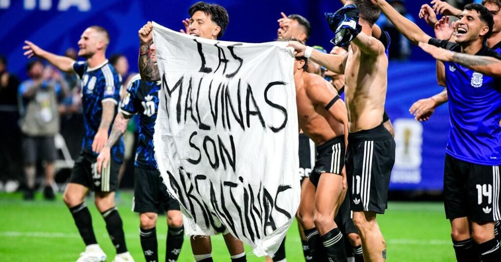 UK Prime Minister Starmer wishes both teams well for the World Cup final, ‘especially Spain’ after No 10 demand investigation into Argentina banner