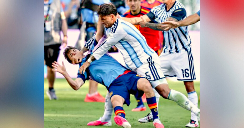 FIFA To Investigate Dirty Argentine Team for Assaulting Spanish World Cup Champions After Final Whistle in Disgraceful Display (VIDEOS) * The Gateway Pundit * by Paul Serran