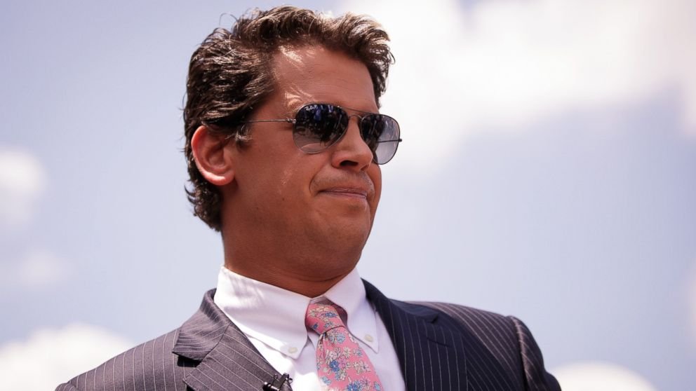 Milo Yiannopoulos, far-right British commentator, deported to the UK after being detained by ICE