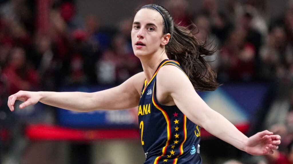 Caitlin Clark, Fever struggle in loss in regular-season finale