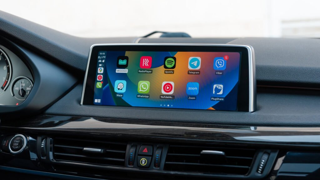 What Does The Bell Icon Mean On Your CarPlay Screen?