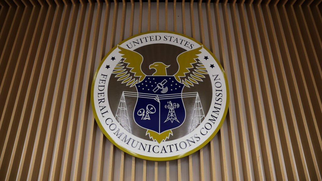 FCC Chair Wants To Let Prisons Jam Illegal Cellphones